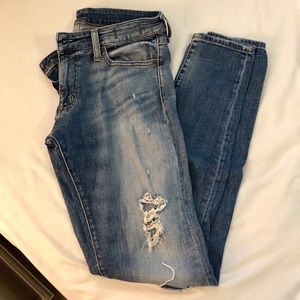 Distressed & Ripped Jeans